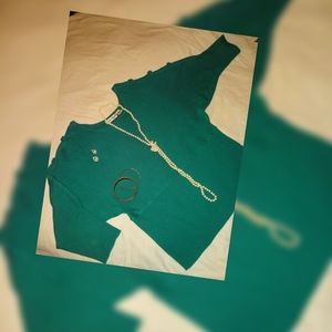 Long sleeve light weight sweater